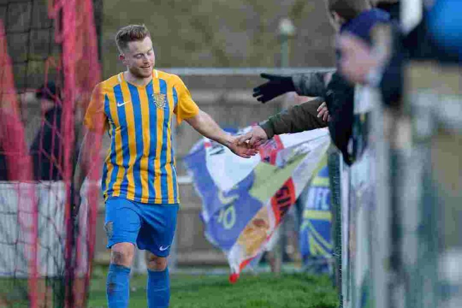 Simon Dunn Signs For Basingstoke